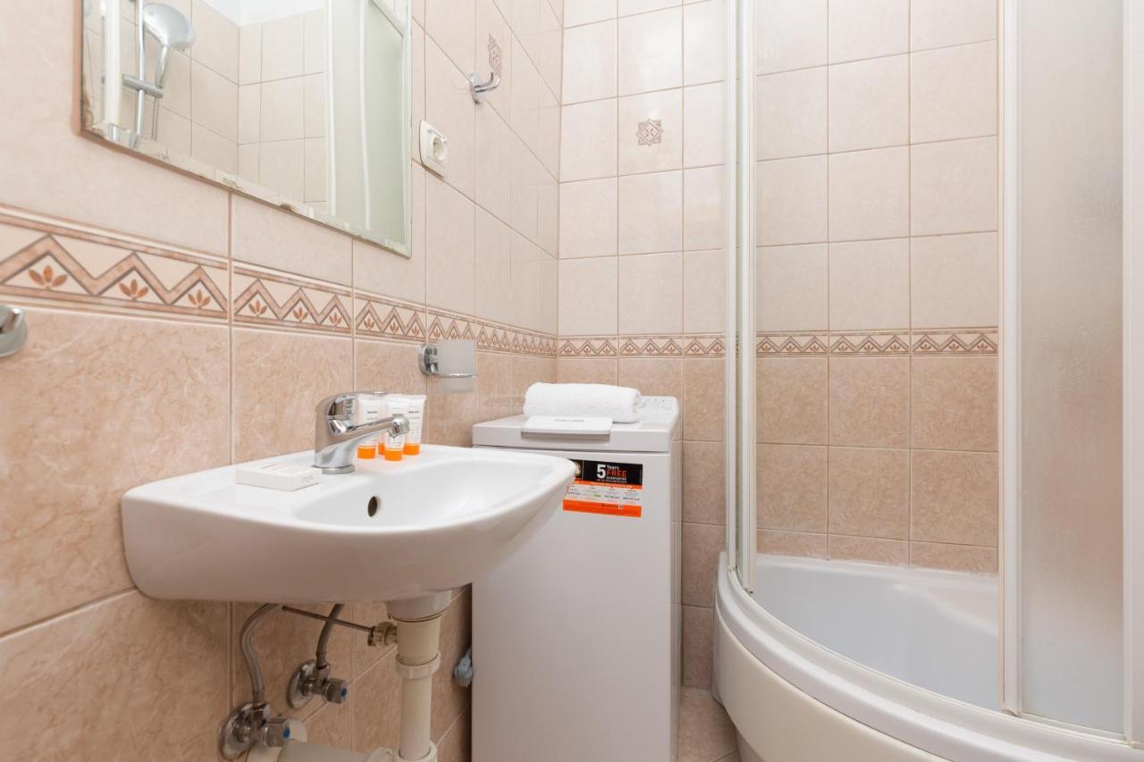 Metro Politechnika Studio Konstytucji By Renters Apartman Varsó Kültér fotó